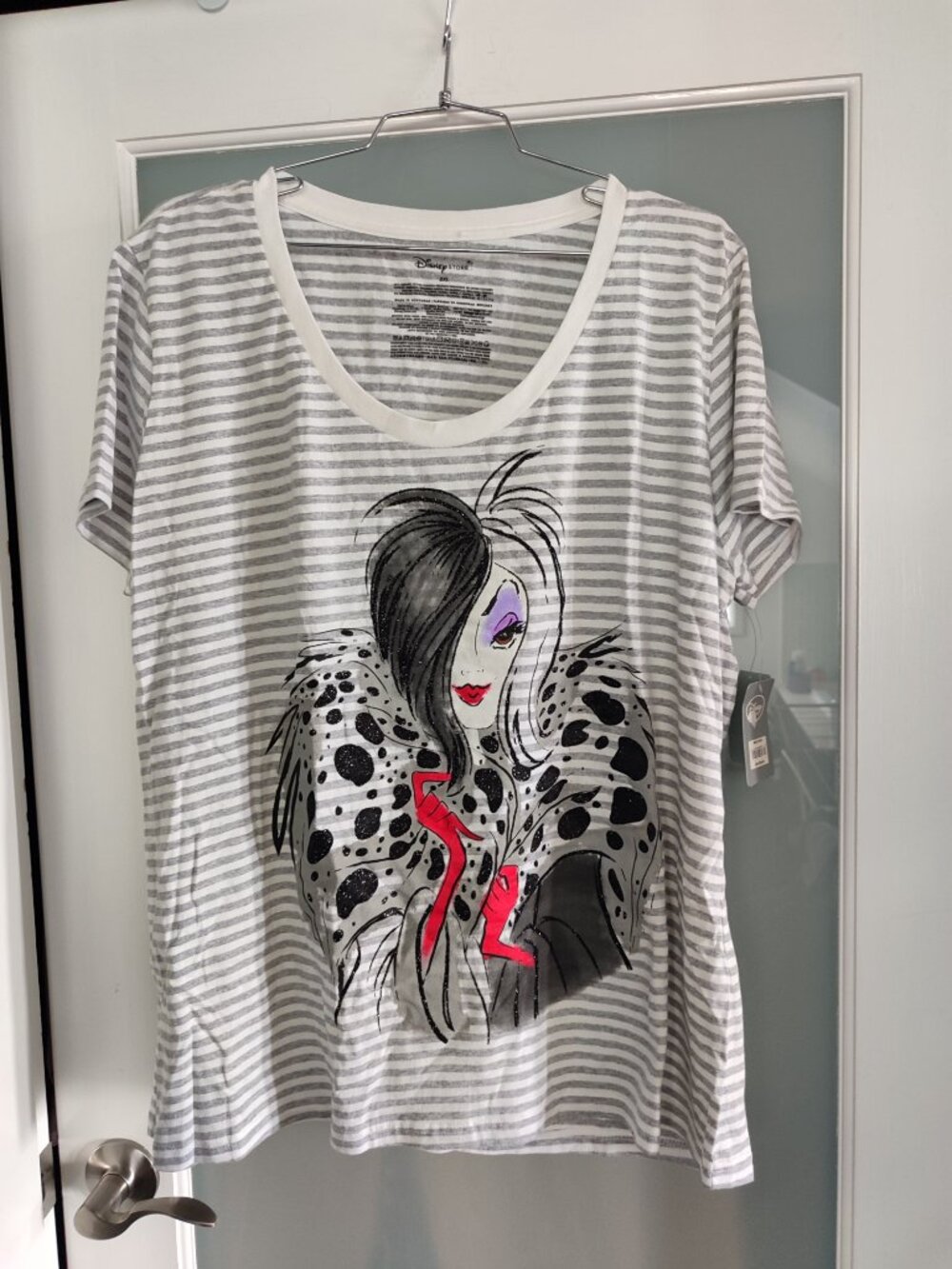 NWT Rare  Disney Store Cruella De Vil Striped Scoop Neck Tee 2XL  Size